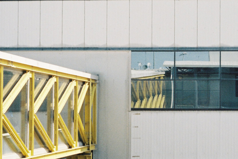 F1000025